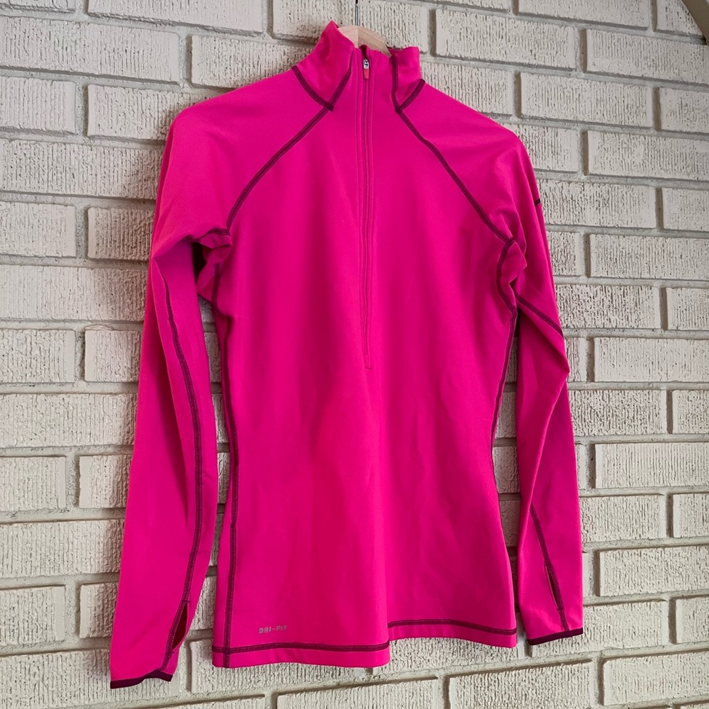 Nike PRO Hyperwarm 1/2 Zip Pullover Top Fuchsia Size Medium - Picture 2 of 13